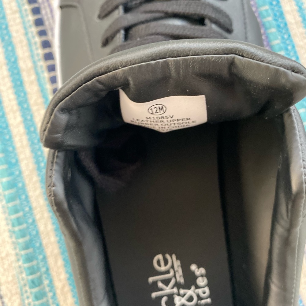 New in the box MENS Tackle & Tides shoes black& white size 12 medium - Picture 6 of 10